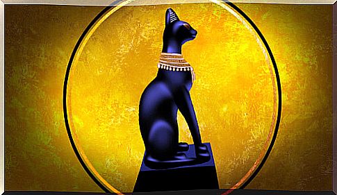 Statue of an egyptian cat