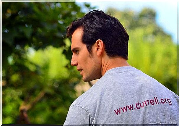 Henry Cavill in a Durrell T-shirt.